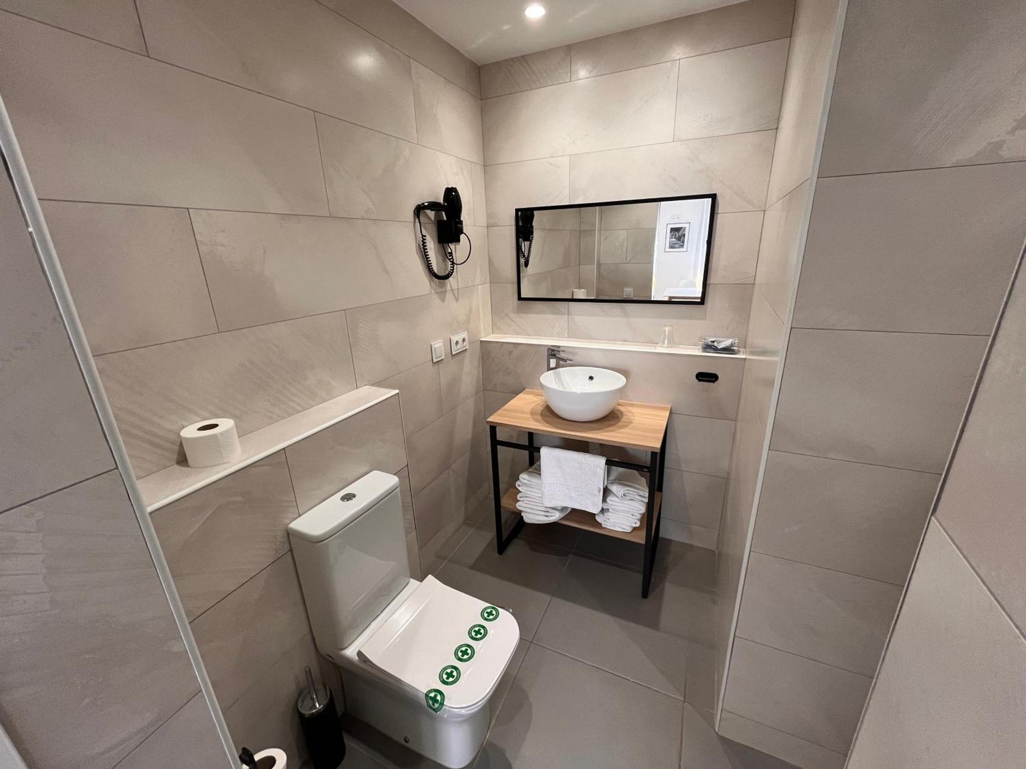 Hostal Tarres Angles Экстерьер фото