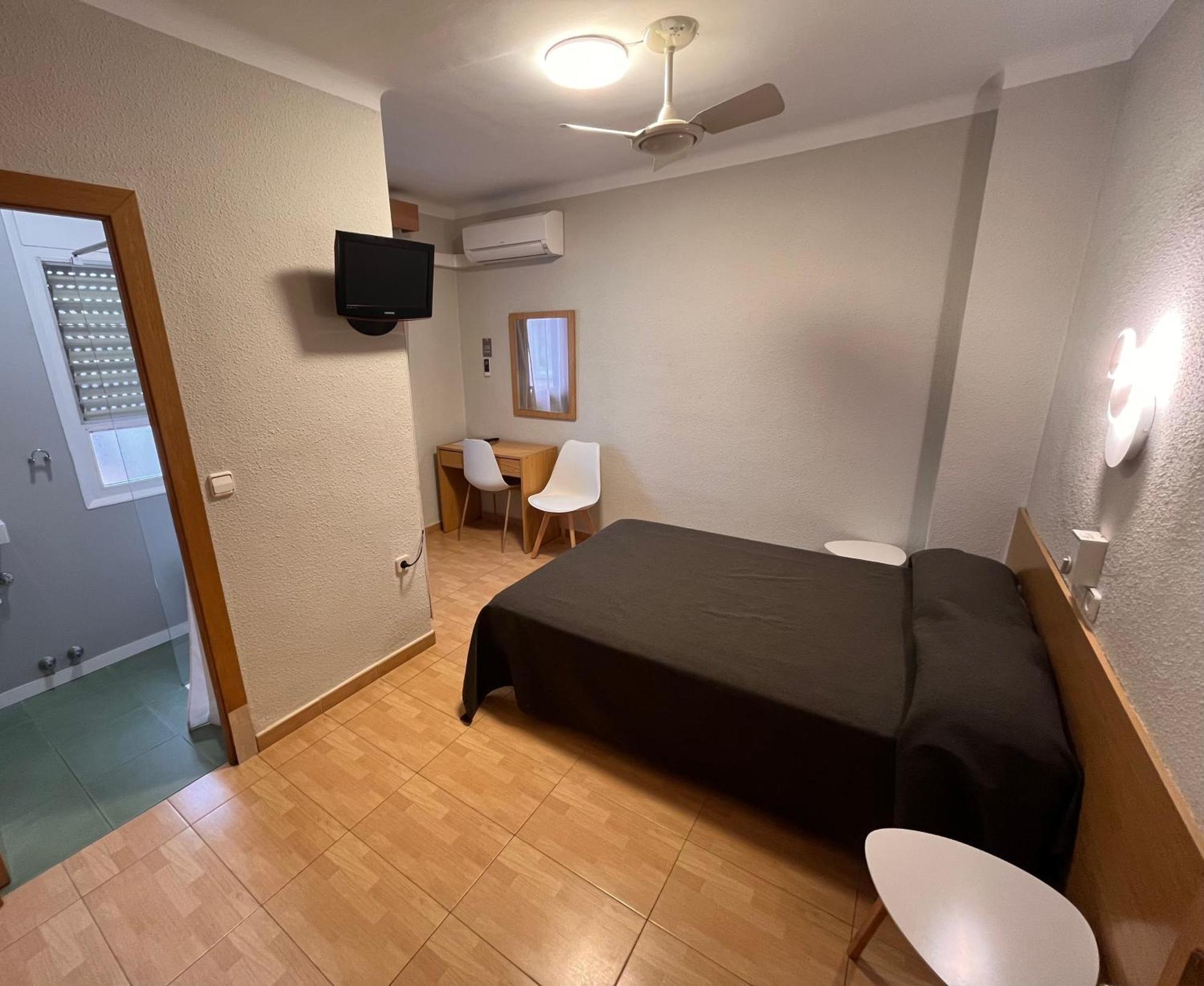 Hostal Tarres Angles Экстерьер фото