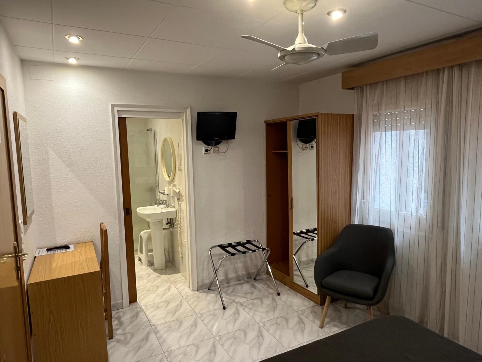 Hostal Tarres Angles Номер фото