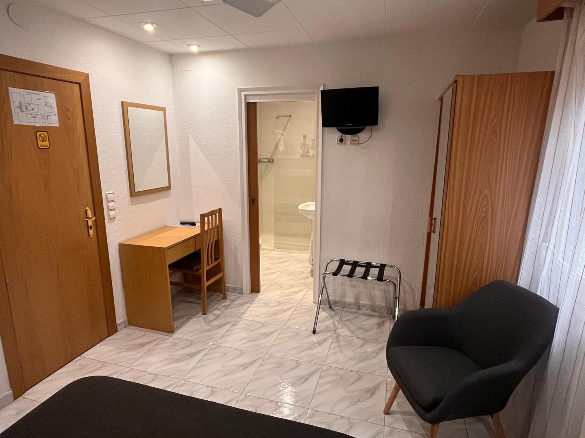Hostal Tarres Angles Экстерьер фото